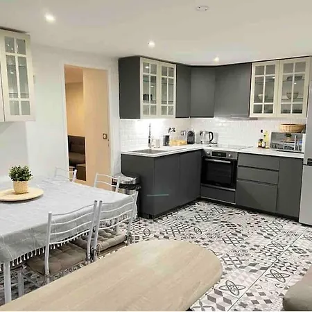 B0 2022 - 10min Paris/expo - 5 Rooms/6 Beds